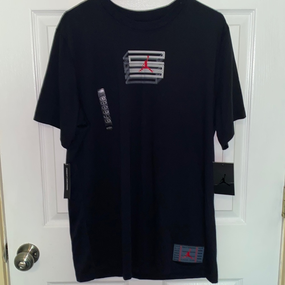 Air Jordan T-Shirt (Large)